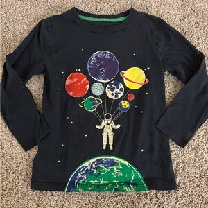 Glow in the dark mini Boden tee size 6-7. Great condition.